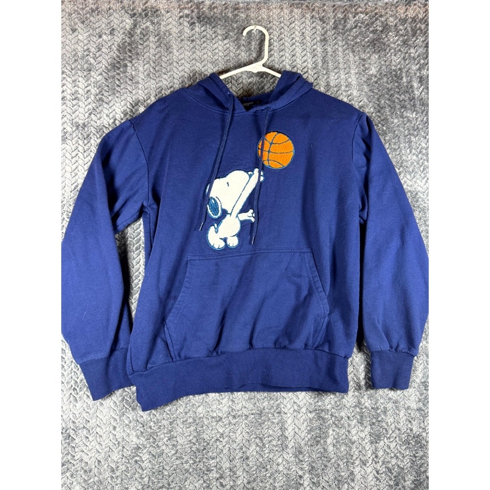 Peanuts Hoodie Mens Small Navy Blue Cotton Snoopy Playing Basketball Long Sleeve